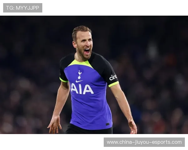 凯恩指挥前场站位后接应再传，热刺组织能力进一步提升